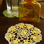 Circular 2-color lace doily